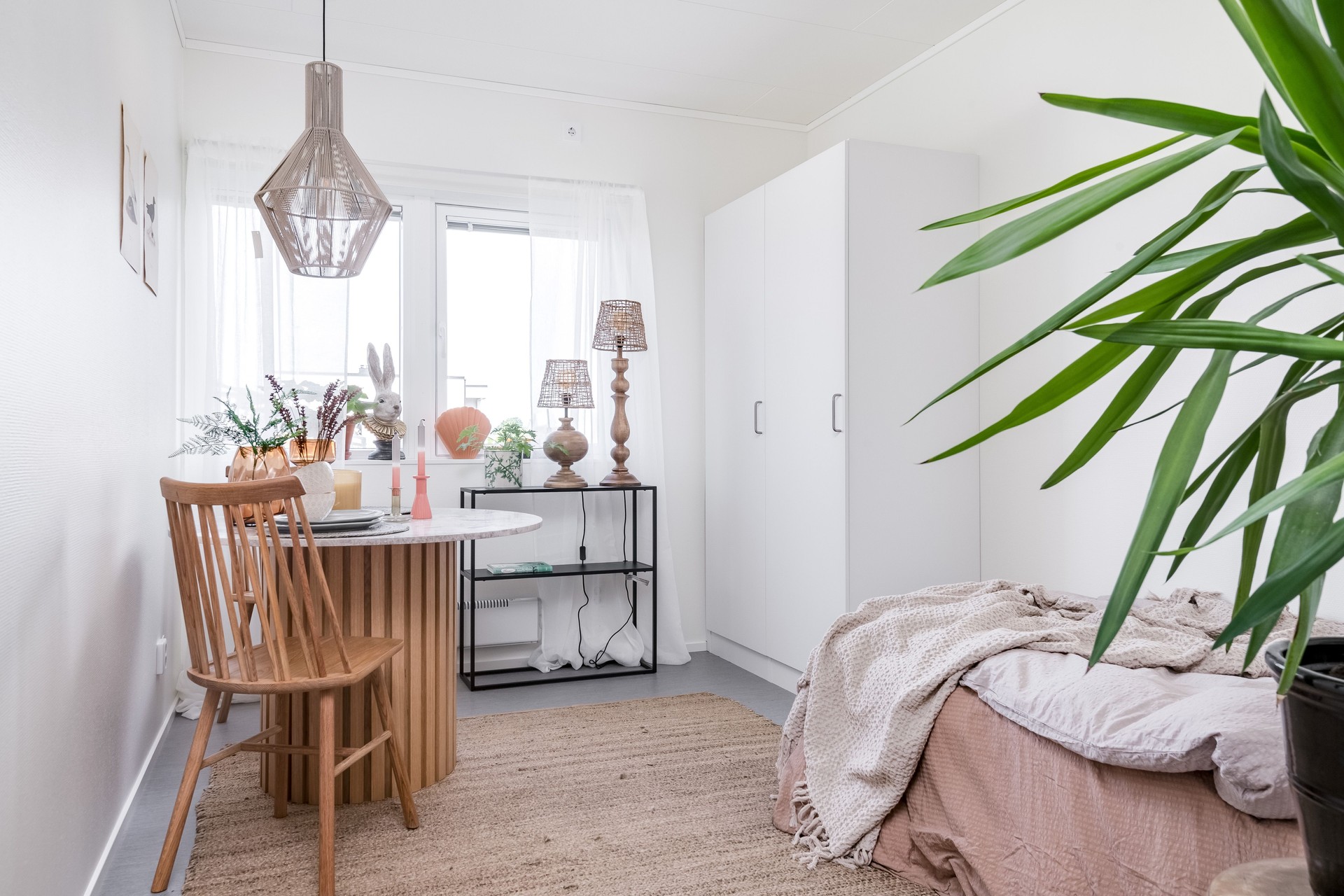 Studentbostäder i Visby med fullt möblerade rum i boendemoduler från Expandia, utformade för ett funktionellt och bekvämt studentboende.